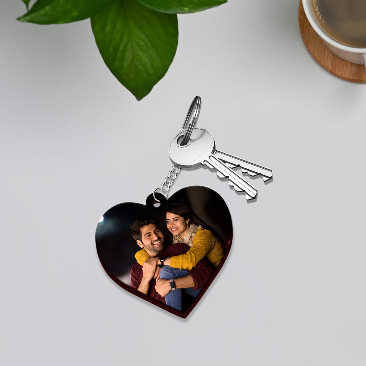 OMGs 2 Keychains Heart shape with 4 Photos - Image 1